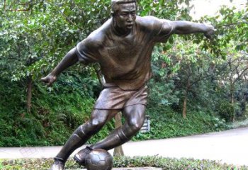 广州踢足球铜雕体育运动人物雕塑