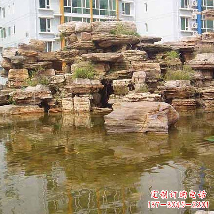 广州小区庭院假山鱼池