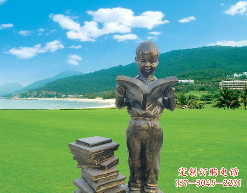 广州校园看书的小男孩雕塑