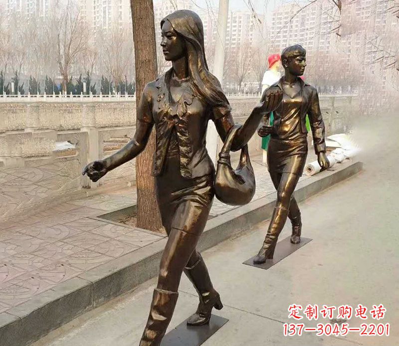 广州行走的女人街边人物铜雕
