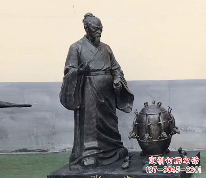 广州学校张衡和地动仪铜雕