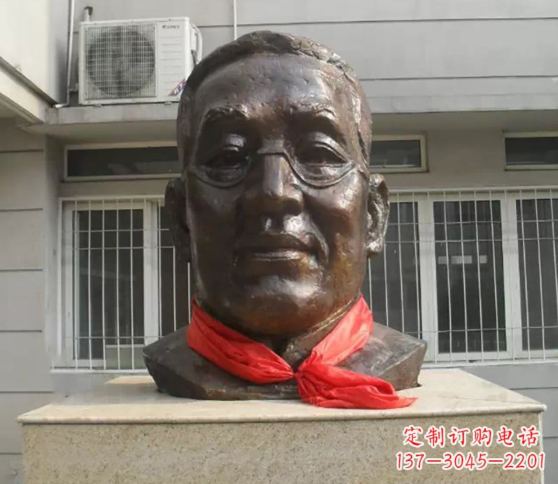 广州张伯岑校园名人头像铜雕