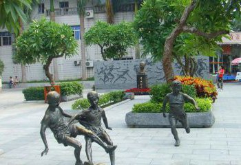 广州小孩踢足球铜雕