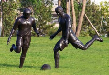 广州园林踢足球人物铜雕
