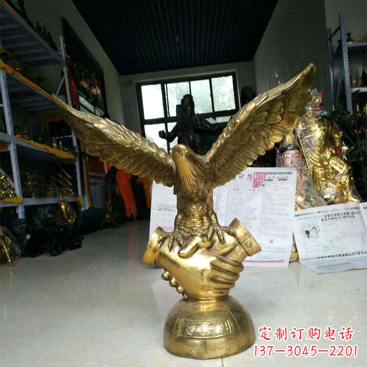 广州铸铜老鹰雕塑大展宏图