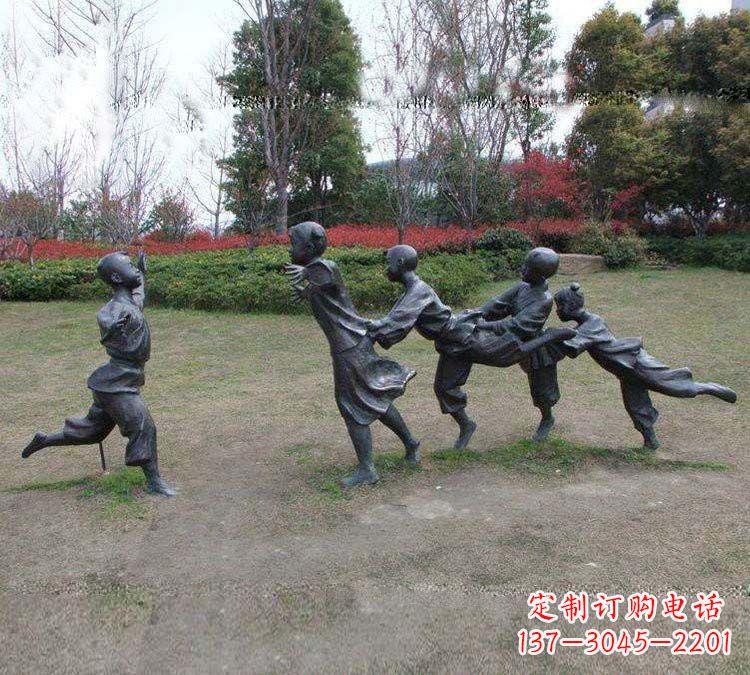 广州铸铜老鹰捉小鸡儿童雕塑