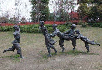 广州铸铜老鹰捉小鸡儿童雕塑