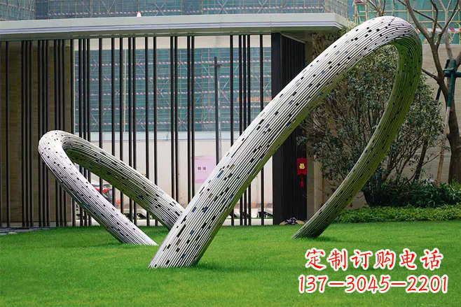 广州景观雕塑-酒店草坪创意不锈钢圆环景观雕塑